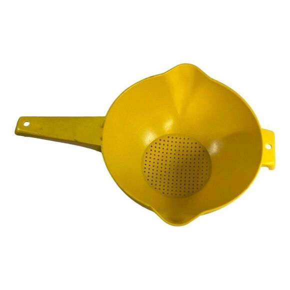 Vintage Tupperware Yellow Spout Strainer Colander with Handle.  READ - Picture 1 of 6